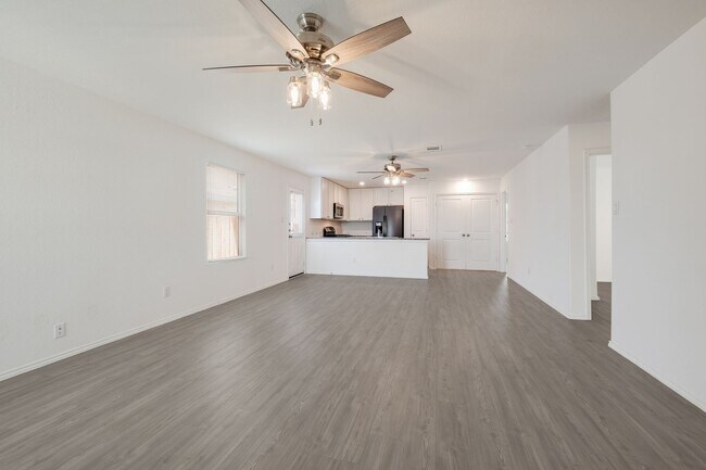 Building Photo - 10531 McClintock Dr