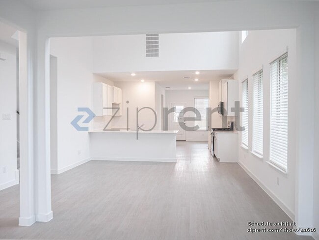 Building Photo - 1436 Lady Bird Rd