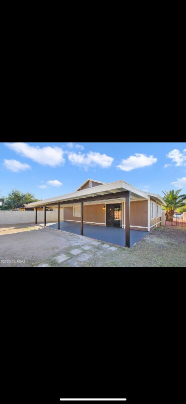Building Photo - 1320 N Sahuara Ave
