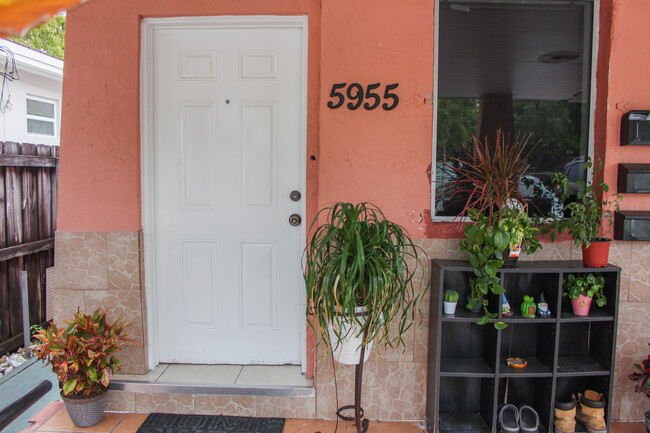Foto del edificio - 5955 SW 5th St