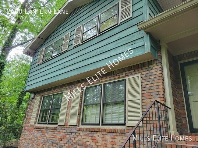 Foto del edificio - Three Bedroom 2 Bathroom College Park Home...