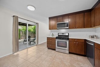 Building Photo - 8600 Hathaway Dr