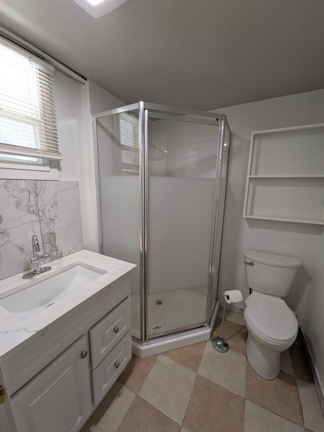 Photo - 843 17th St - B Apartment