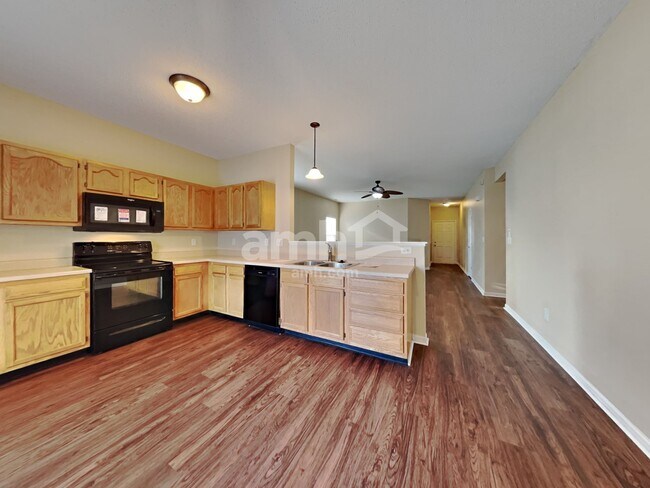 Foto del edificio - 9735 Thomas Ln