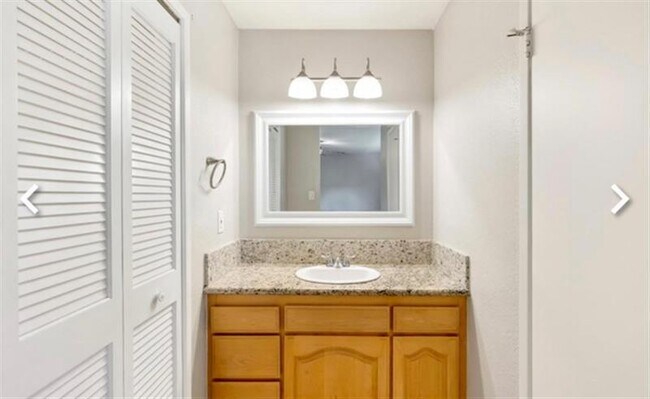 Building Photo - Haskell Rental