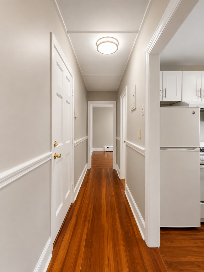 Interior Photo - 256 Washington