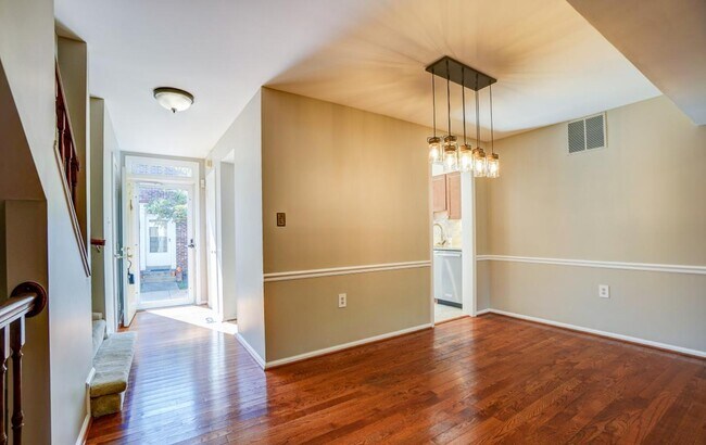 Área de comedor - 2518 S Arlington Mill Dr