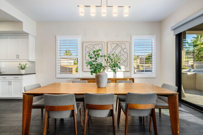 Building Photo - 74425 Zeppelin Dr