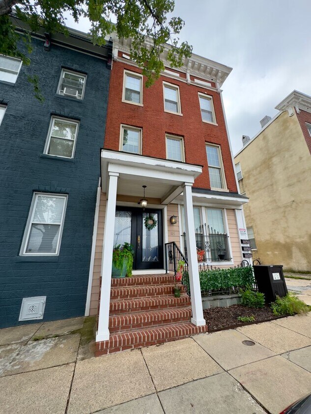 Primary Photo - 105 N Chester St