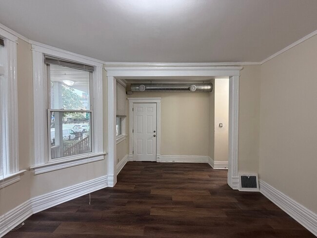Foto del edificio - 2144 W Montrose Ave