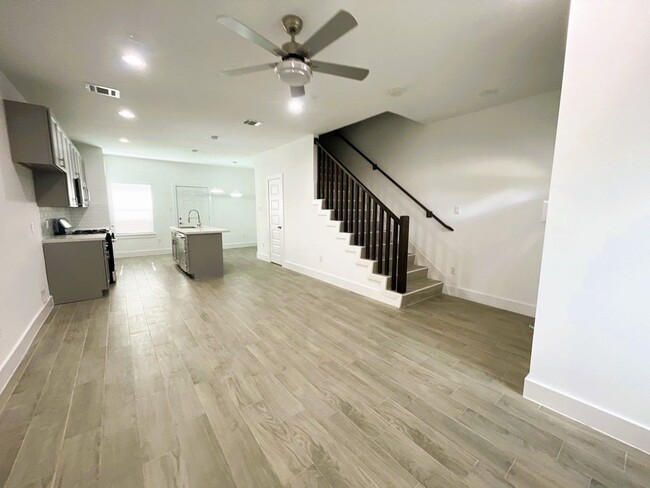 Building Photo - 997 Marjorie Street**Ask about our NO SECU...