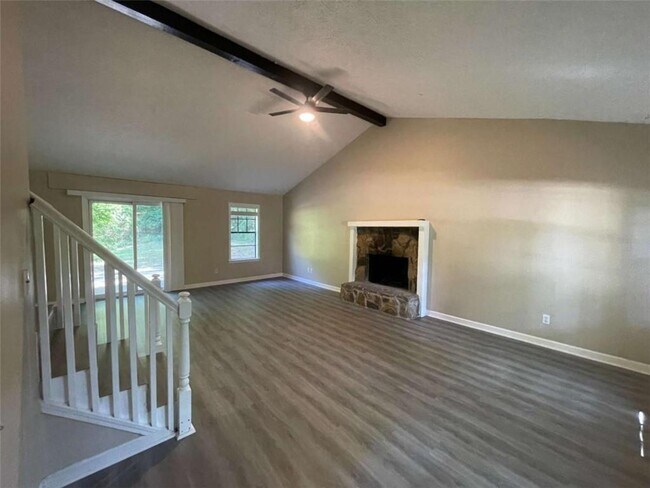 Foto del edificio - 55 Hunt Ridge Dr