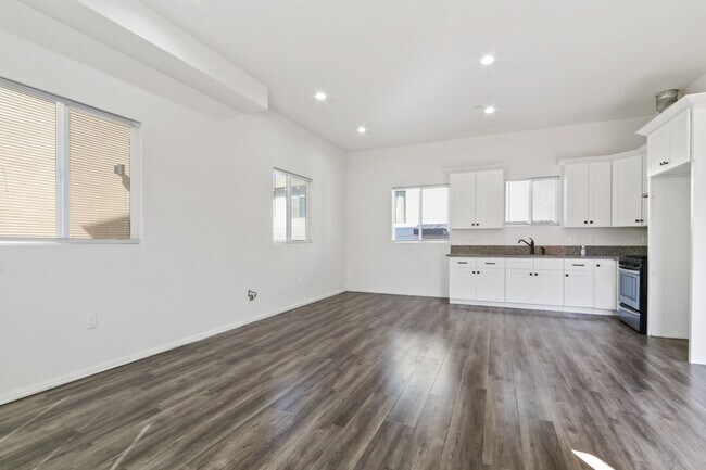 Building Photo - 3309 Estrada St