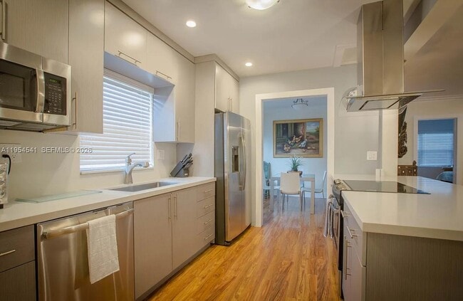 Foto del edificio - 555 NE 71st St