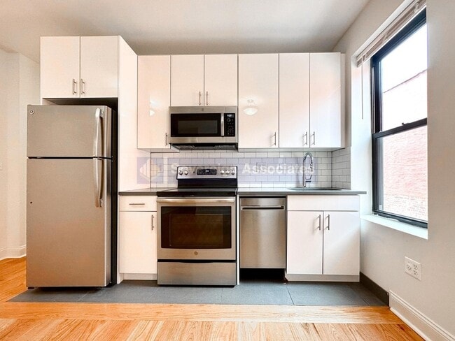 Photo - 615 Fort Washington Ave Apartment