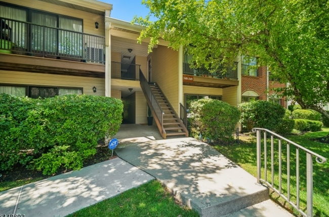 Building Photo - 341 Penns Way