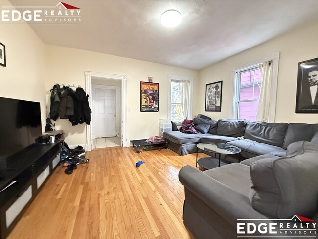 Photo - 23 Cottage Ave Apartment