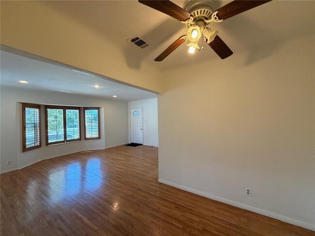 Building Photo - 10623 Olive St