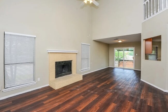 Building Photo - 4903 St Thomas Pl