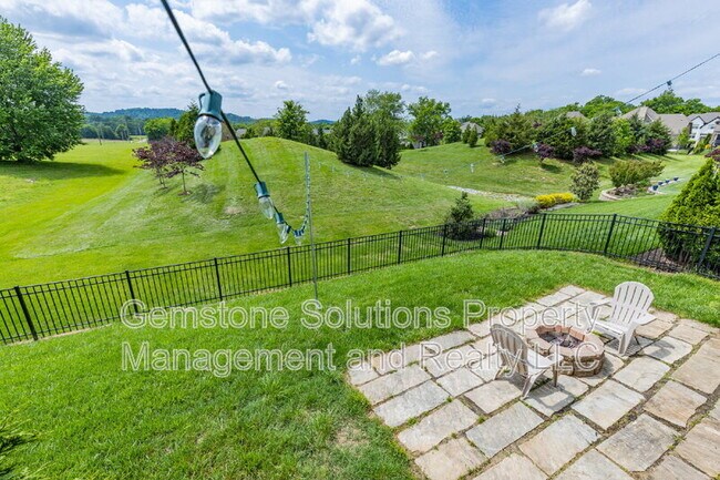 Foto del edificio - 2944 Hadley Close Ln