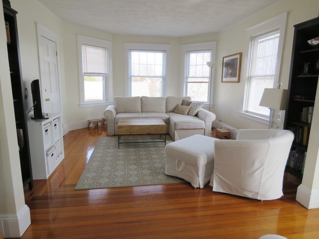 Sala de estar - 105 11th St