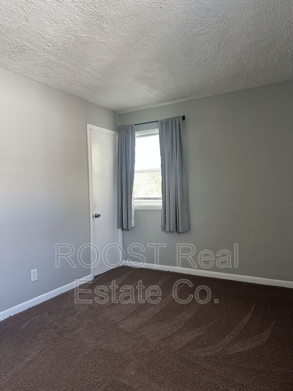 Foto del edificio - 1319-1321 Studer Avenue
