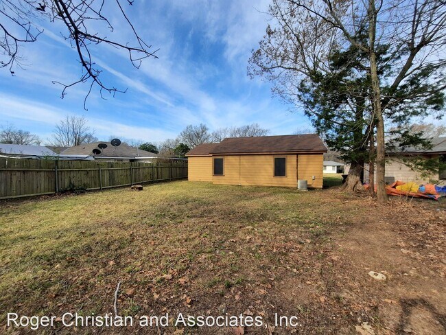 Foto del edificio - 2 br, 1 bath House - 923 Lewis Place
