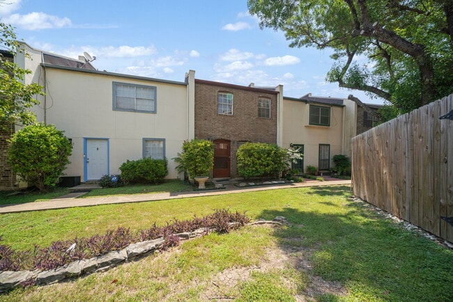 Photo - 6427 Wurzbach Rd Townhome