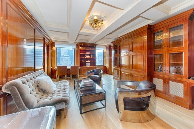 Building Photo - Mint Convertible 3 BR w/Stunning Views