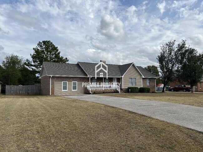 Foto del edificio - 135 Hazelwood Dr