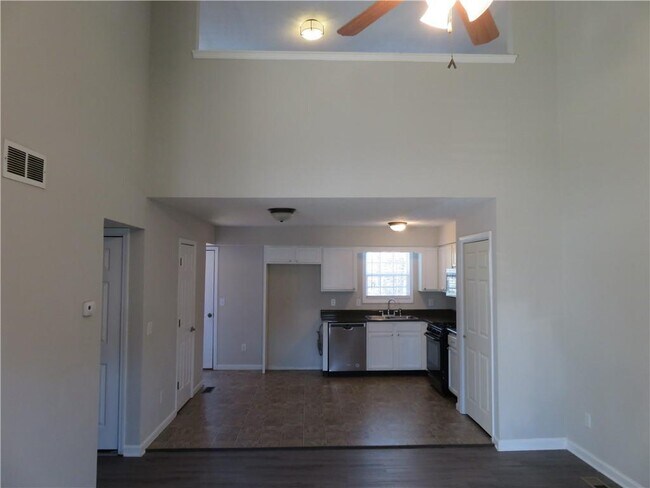 Foto del edificio - 204 Twin Pines Ct