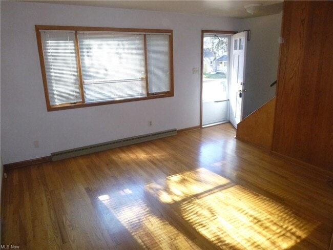 Building Photo - 821 Sackett Ave