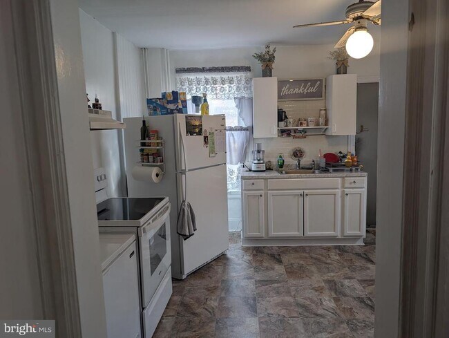 Building Photo - 106 Walnut St