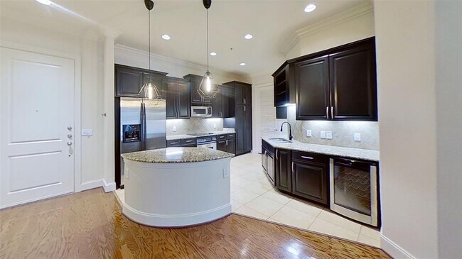 Building Photo - 2120 Kipling St