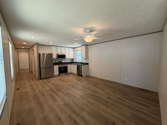 Foto del edificio - 4011 Underwood Ct