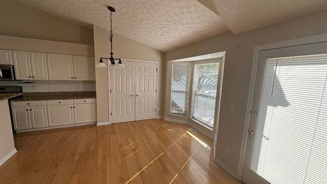 Building Photo - 6330 Wyler Dr