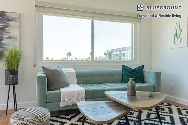 Foto del edificio - 615 E Broadway