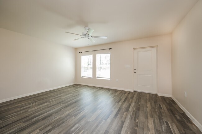 Foto del edificio - 12280 Hindle Ave