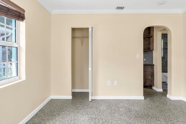 Foto del edificio - 714 8th Ave N