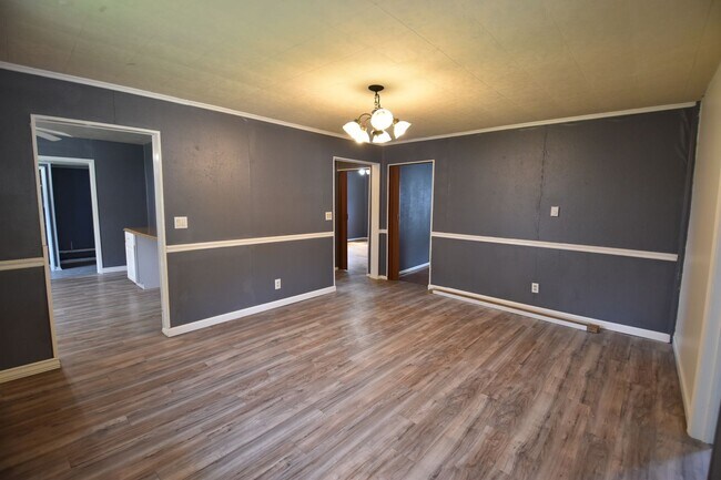 Foto del edificio - Three Bedroom Home in Shirley
