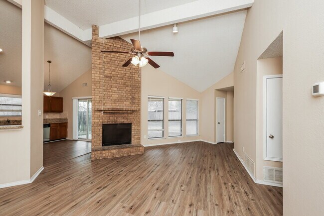 Building Photo - 406 Kalmia Dr