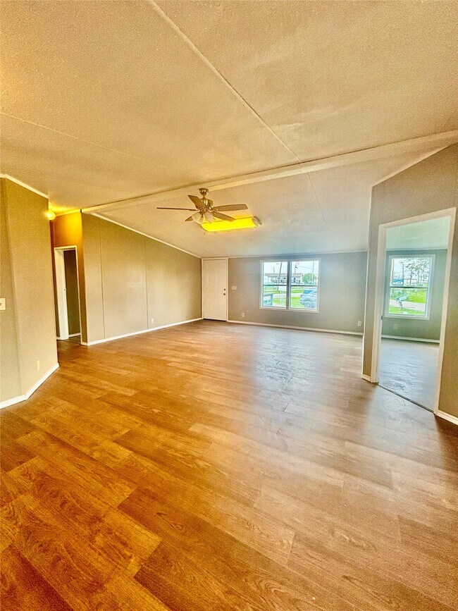 Foto del edificio - 2515 Oyster Creek Bend
