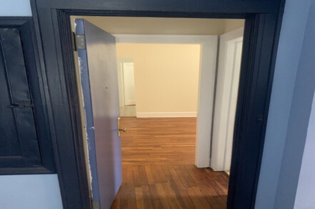 Entryway - 34-12 34th St