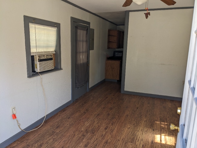 Building Photo - 142 County Rd 4366