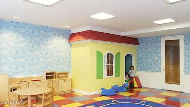 Foto del edificio - 300 E 56th St
