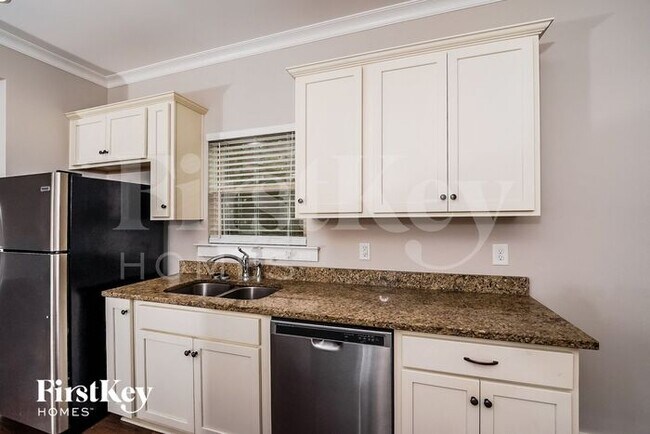 Building Photo - 5557 Park Side Rd