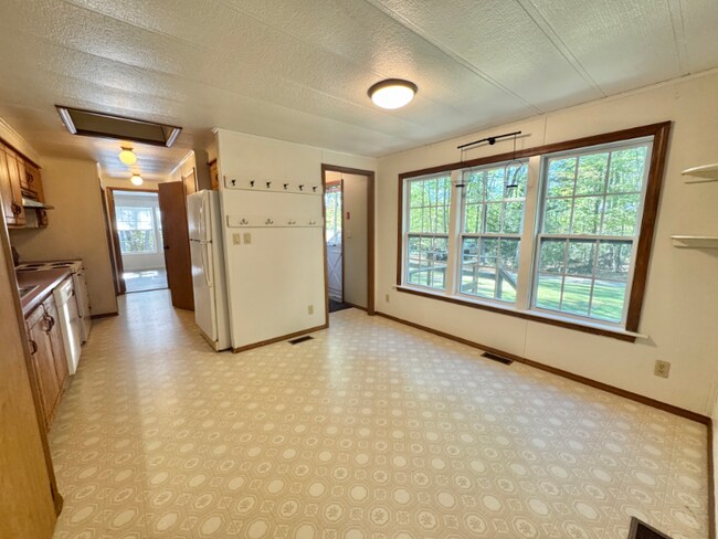 Foto del edificio - 24 Oakwood Ln