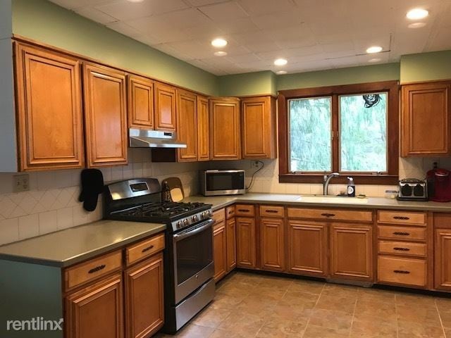 Building Photo - 3 br, 2 bath Duplex - Taughannock Hawk's L...