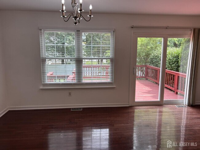 Building Photo - 53 Boxgrove Pl