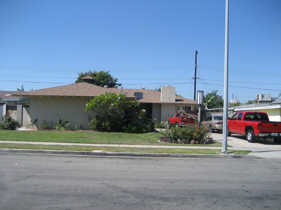 1255 N Alamo St, Anaheim, CA 92801 House Rental in Anaheim, CA